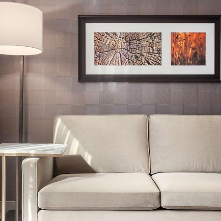 Hotel Doubletree By Hilton Kitchener Extérieur photo
