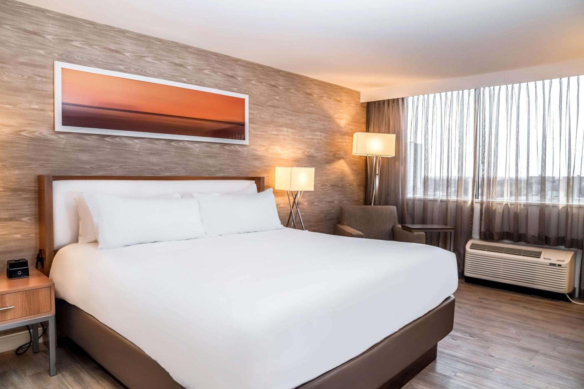 Hotel Doubletree By Hilton Kitchener Extérieur photo