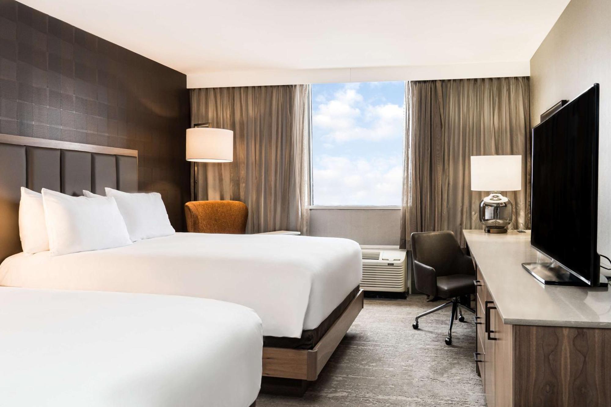 Hotel Doubletree By Hilton Kitchener Extérieur photo