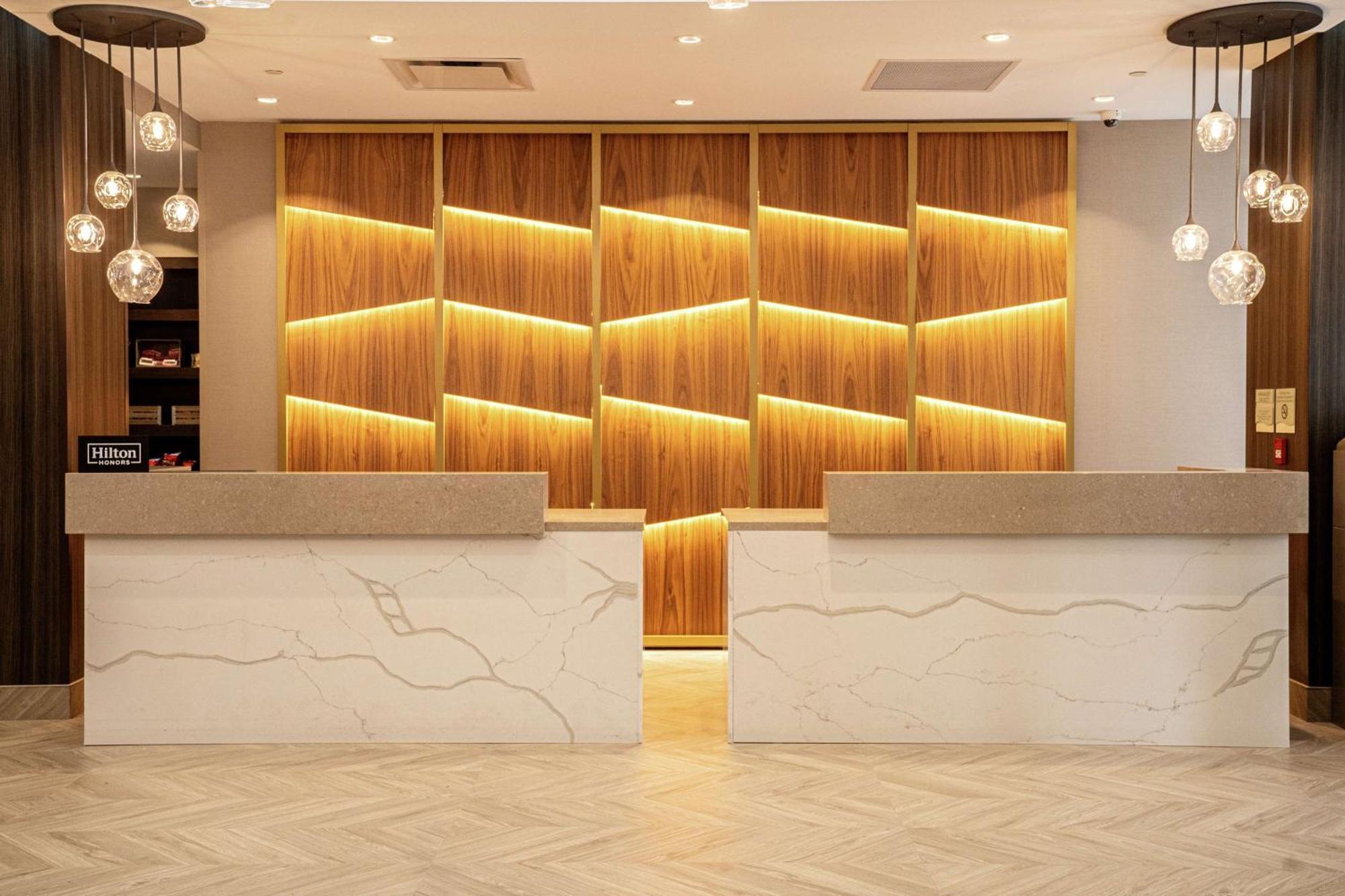 Hotel Doubletree By Hilton Kitchener Extérieur photo