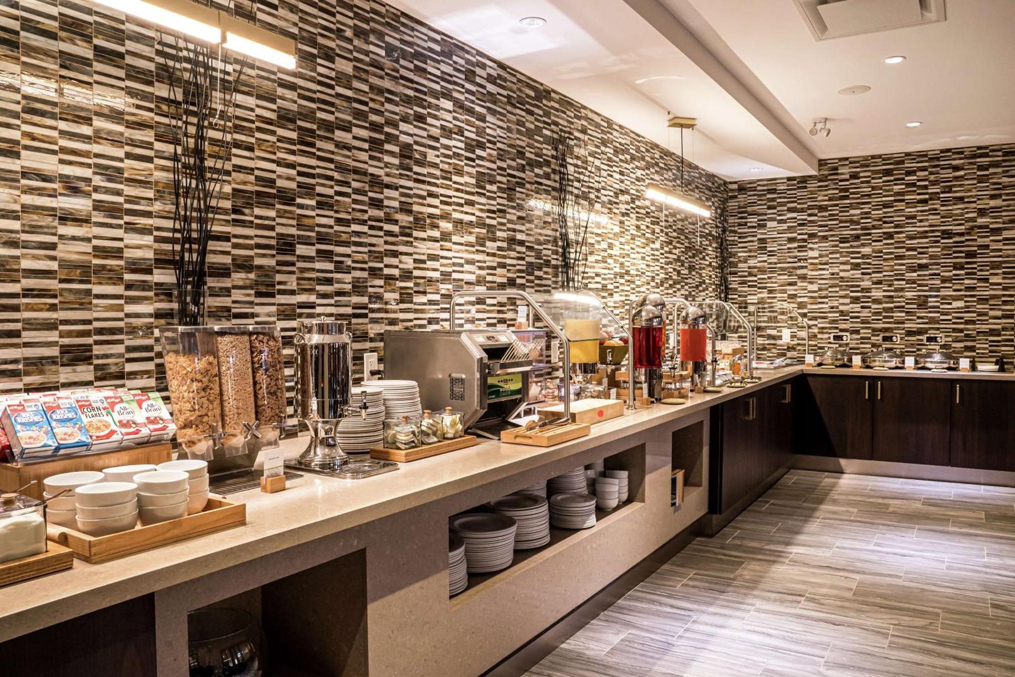 Hotel Doubletree By Hilton Kitchener Extérieur photo