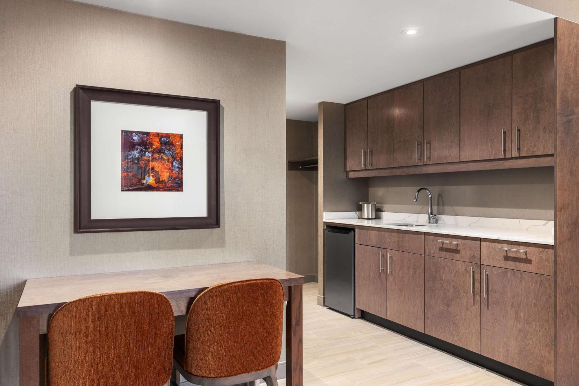 Hotel Doubletree By Hilton Kitchener Extérieur photo
