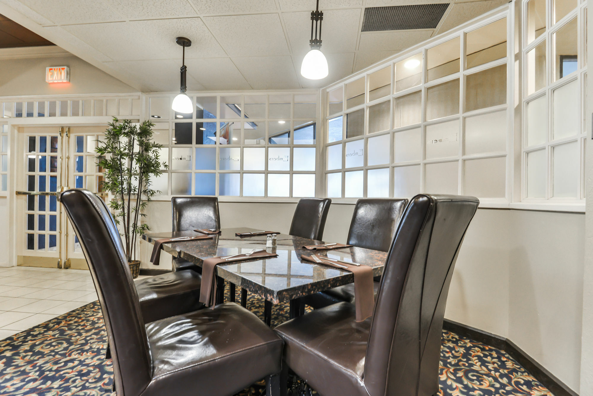 Hotel Doubletree By Hilton Kitchener Extérieur photo