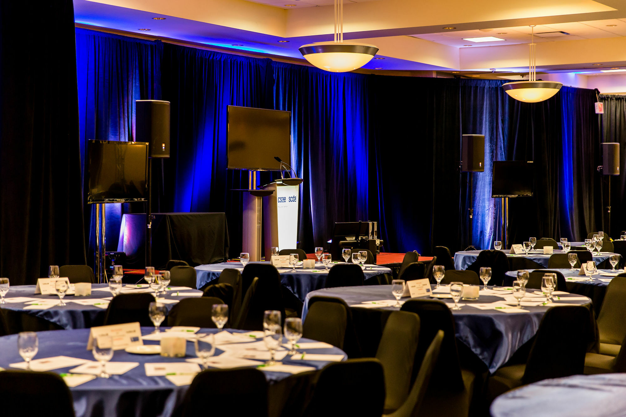 Hotel Doubletree By Hilton Kitchener Extérieur photo