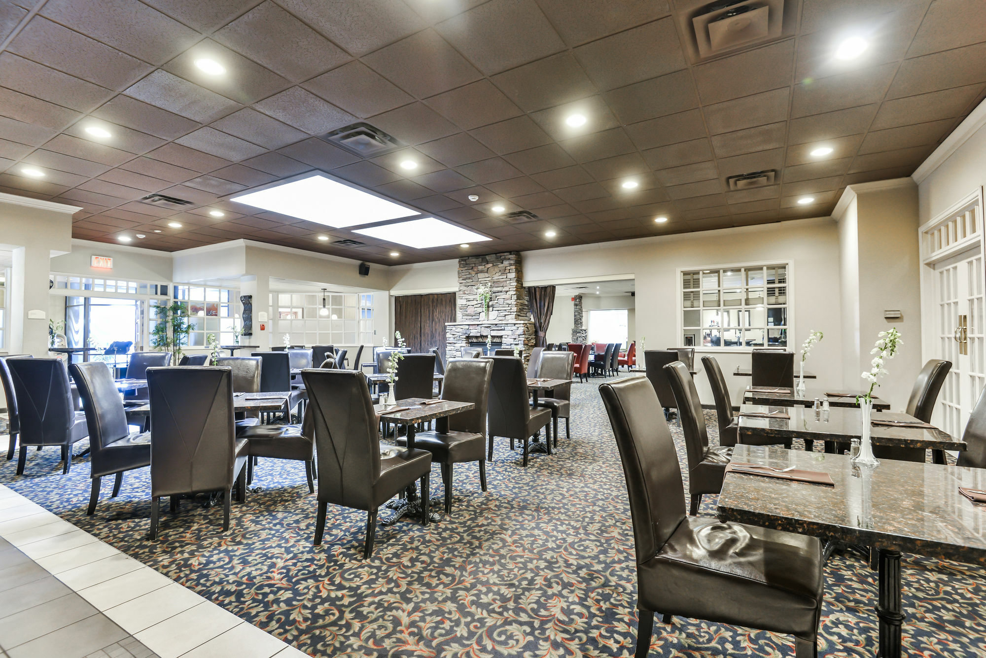 Hotel Doubletree By Hilton Kitchener Extérieur photo